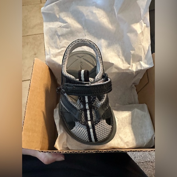 2 pairs of Columbia sandals-baby size 5 - Picture 2 of 3